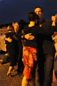 Cursuri de tango argentinian in fiecare zi de luni si marti la Liceul Aprily Lajos