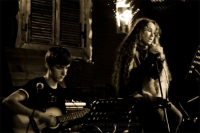 Muzica live "Liz Russo & The George" in ceainarie