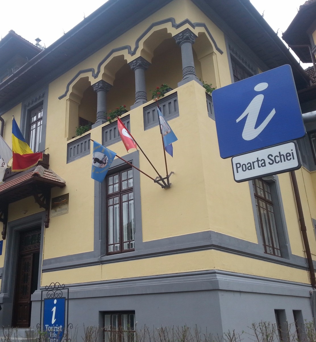 Tourist Information Center Brasov - Poarta Schei